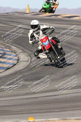 media/Dec-01-2025-Moto Forza (Mon) [[2daa91e15f]]/2-Intermediate Group/Session 2 (Turns 9 and 10)/